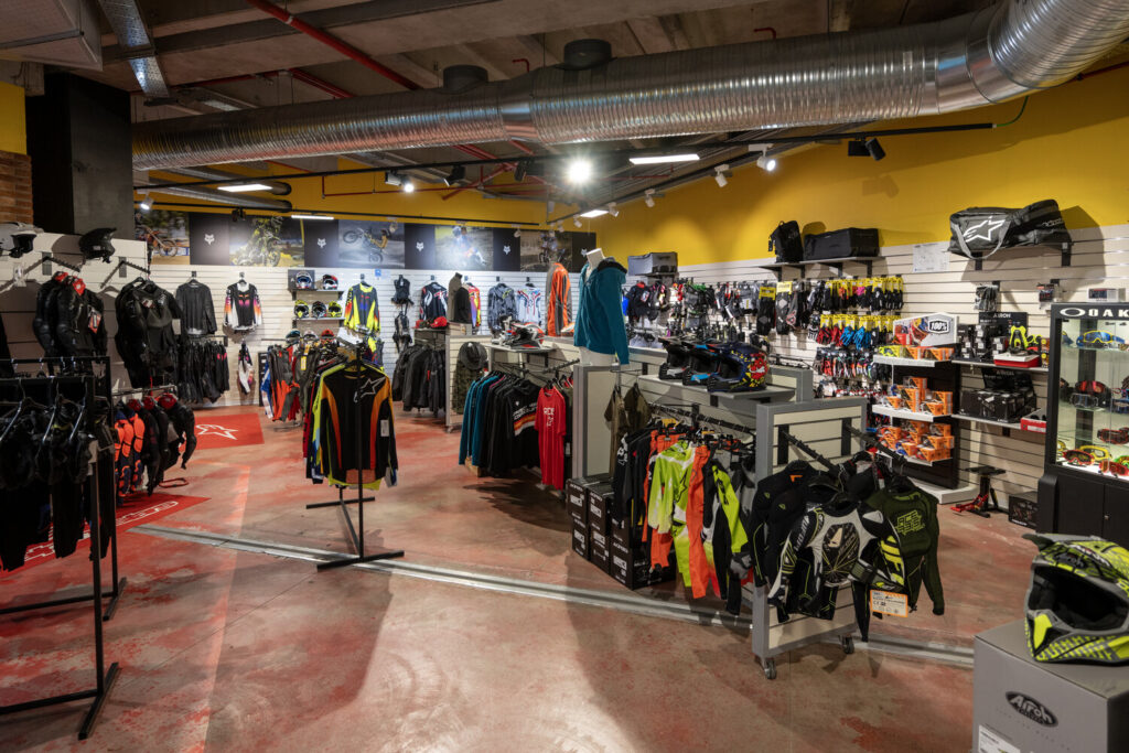 megamoto-foto-negozio-13