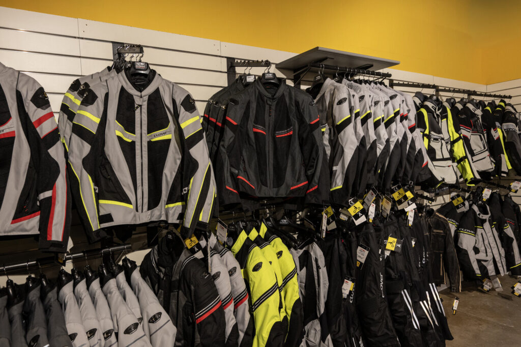 megamoto-foto-negozio-37