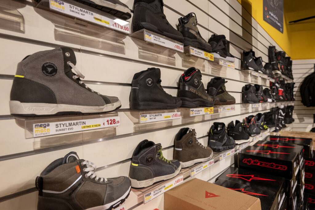 megamoto-foto-negozio-39